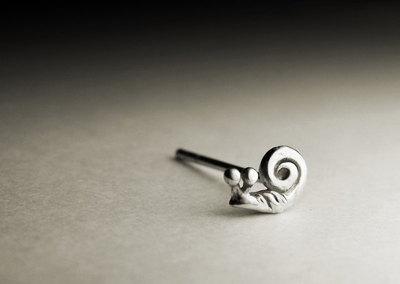 蝸牛造型純銀耳環(單支/一對) - 耳環/耳夾 - 其他金屬 銀色