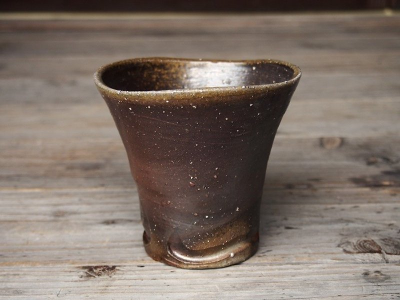 日本岡山備前 陶器 燒酒杯（大）【波】 s1-009 - 花瓶/花器 - 陶 咖啡色
