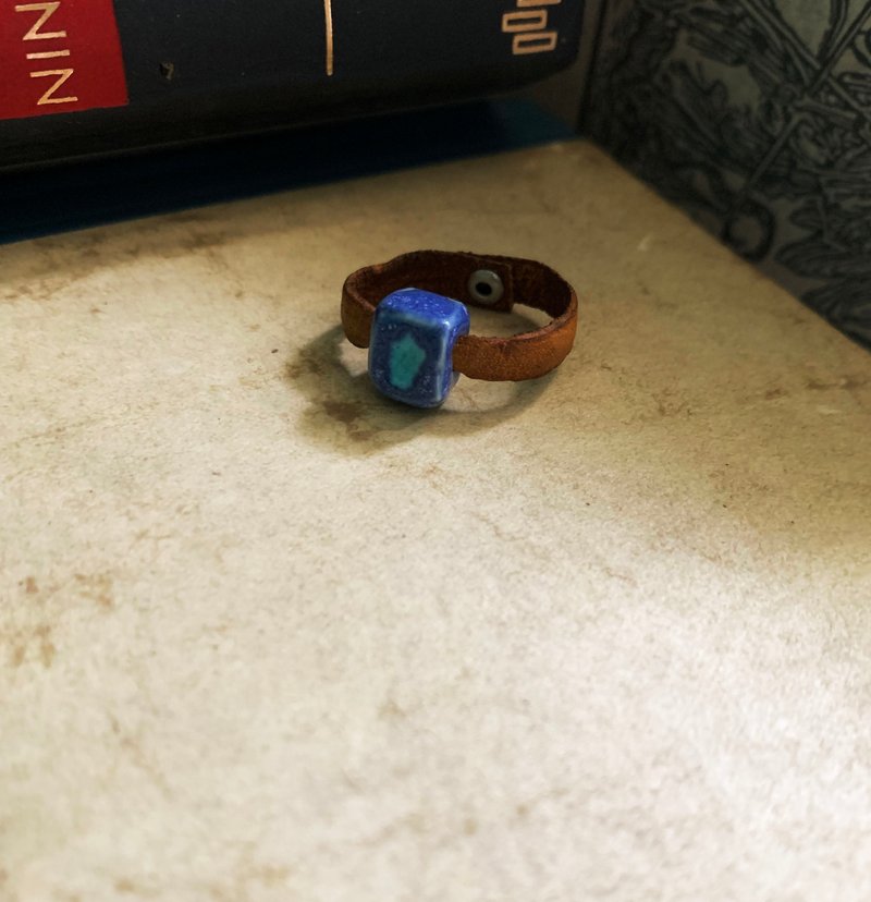 戒指 日本白瓷 自然釉色 無限看不膩色調 真皮革 - 戒指 - 瓷 