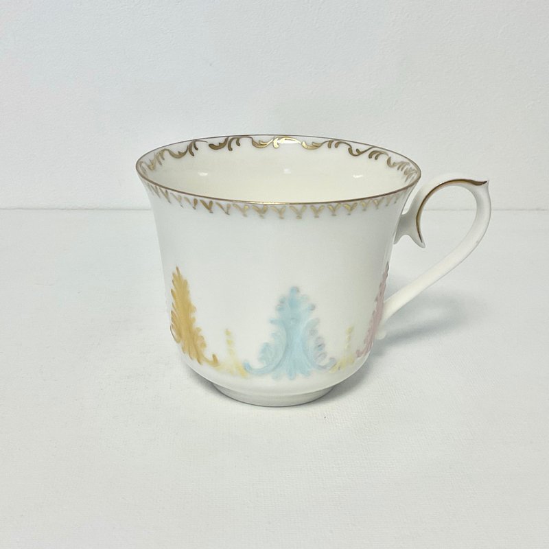 Hand-painted mug of Christmas tree relief - แก้วมัค/แก้วกาแฟ - เครื่องลายคราม ขาว