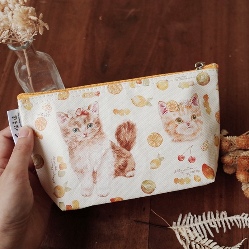 Sunny Bag x 喵星達-貓咪水果店化妝包 - 化妝包/收納袋 - 其他材質 黃色