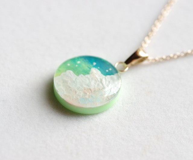 No.662  幻想    球体　ネックレス　レジン　雲 レジンアート レジン 雲 ネックレス① No.662 幻想 球体 ネックレス レジン 雲