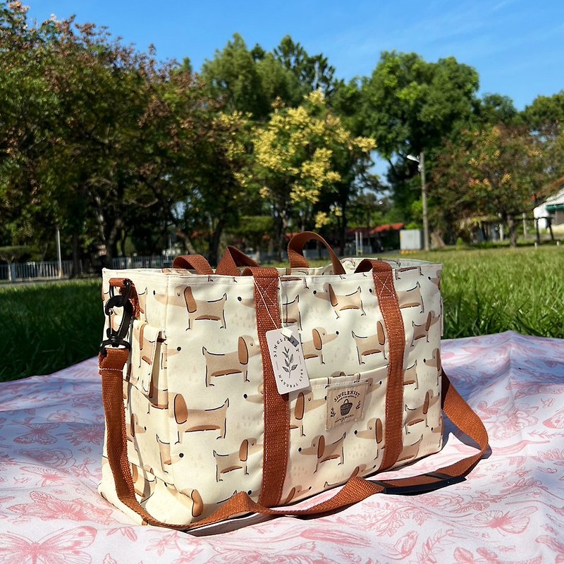 Water-repellent travel storage bag, cream dachshund dog type, handmade in Taiwan - Luggage & Luggage Covers - Waterproof Material 