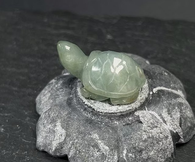 翡翠の亀 幸運・長寿】氷に浮かぶグリーン翡翠亀の置物｜天然ビルマ産A級翡翠