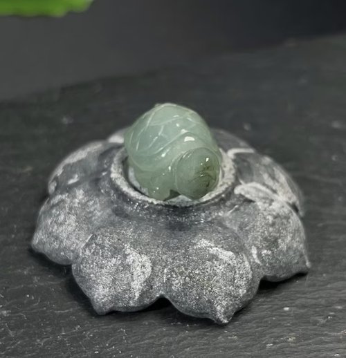 幸運・長寿】氷に浮かぶグリーン翡翠亀の置物｜天然ビルマ産A級翡翠