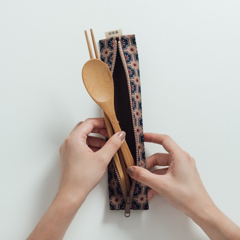 Zipper Utensil Pouch/Old Ceramic Tile No.2/Antique Dark Blue - ตะเกียบ - ผ้าฝ้าย/ผ้าลินิน หลากหลายสี