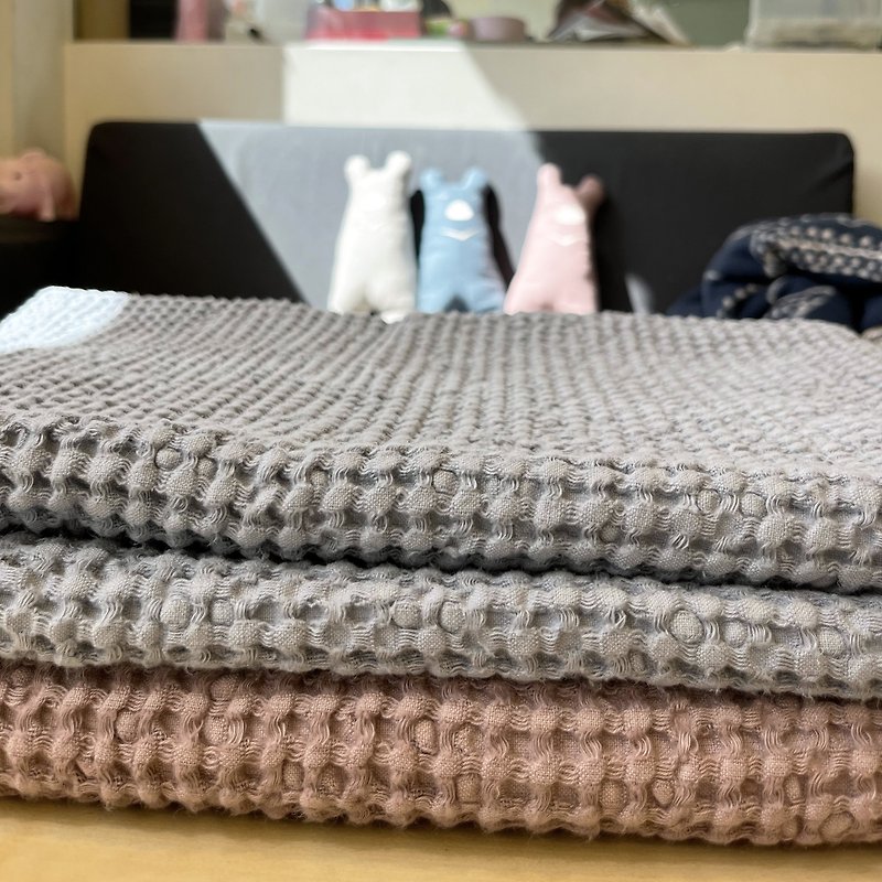 Linen-Cotton Blend Waffle Blanket - ผ้าห่ม - ผ้าฝ้าย/ผ้าลินิน หลากหลายสี