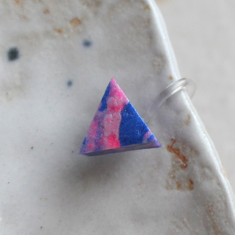 Triangle Earrings ▽ 110 / Push The Tempo ▽ Single Stud - Earrings & Clip-ons - Clay Pink