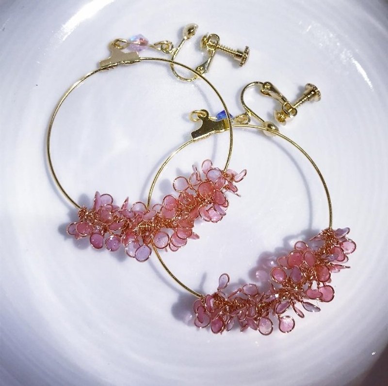 Angel flower basket resin earrings [cherry powder] - Earrings & Clip-ons - Other Materials Pink