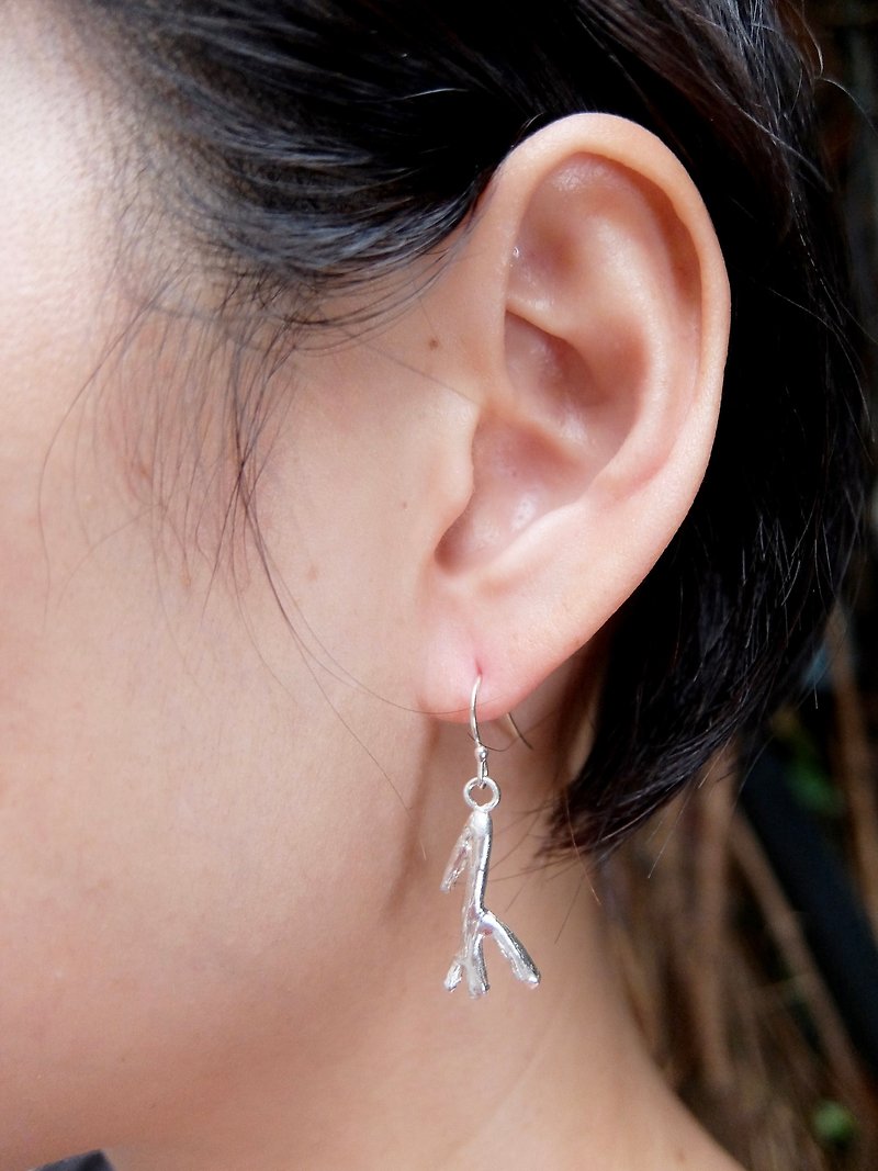 Tropical style sterling silver hanging earrings - ต่างหู - เงินแท้ สีเงิน