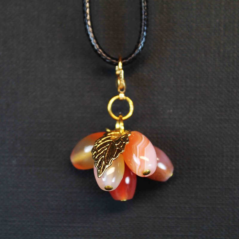[] Heavenly Lake Tibet collection Series | wolfberry to the bone exposed | primary color agate | gold-plated copper | Handmade Charm Necklace dust plugs, China Antique Jewelry - สร้อยคอ - เครื่องเพชรพลอย สีส้ม