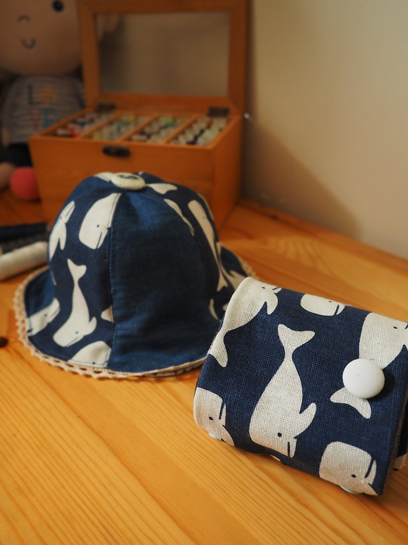 彌月手作雙面深藍白鯨圖案/ 藍色拼布嬰兒小孩帽子及圍巾套裝 - 彌月禮盒 - 棉．麻 藍色
