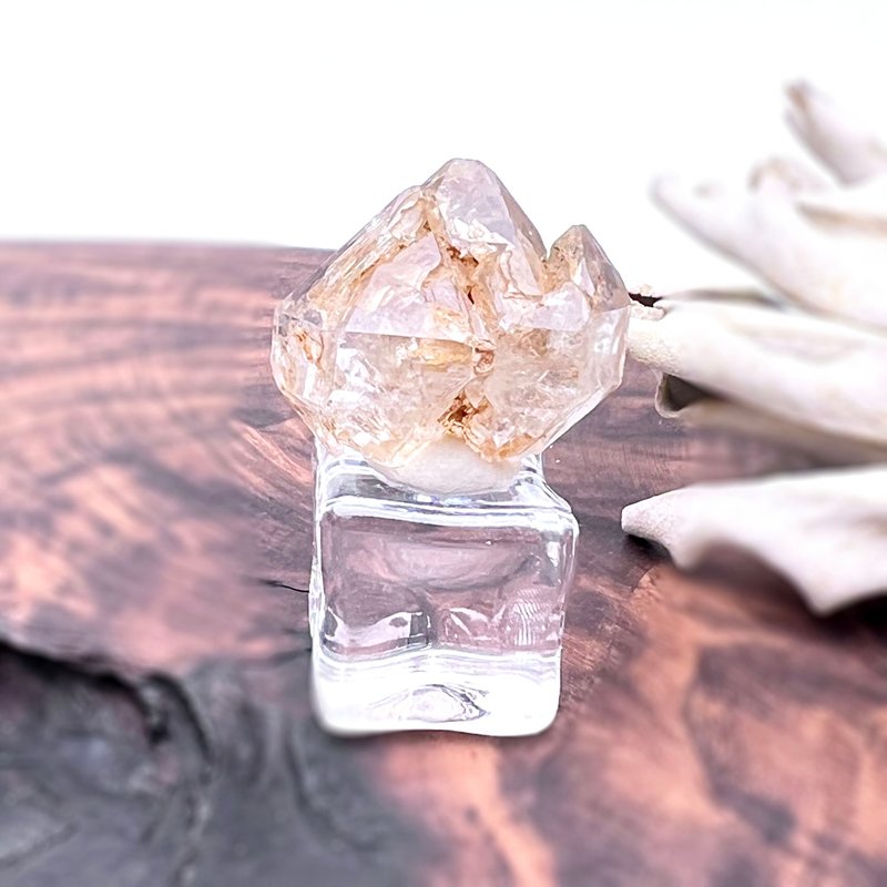 記憶。原礦 淨化 療癒 冥想 高頻 l 黃泥骸骨水晶 礦標 l - 擺飾/家飾品 - 水晶 卡其色