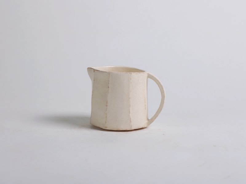 /Polygonal pot/ Hand-kneaded ceramic pot - แก้วมัค/แก้วกาแฟ - ดินเผา ขาว