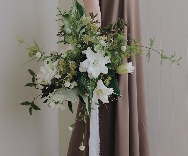 Mini white bouquet, wedding favor, flower decoration - Shop  petalsdesignstudio Other - Pinkoi