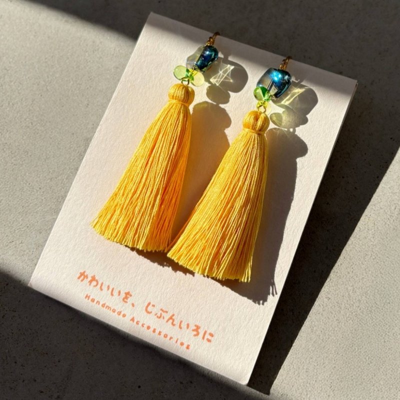 Winter sweet Tassel Earrings  Handmade Nickel-Free - ต่างหู - งานปัก สีเหลือง