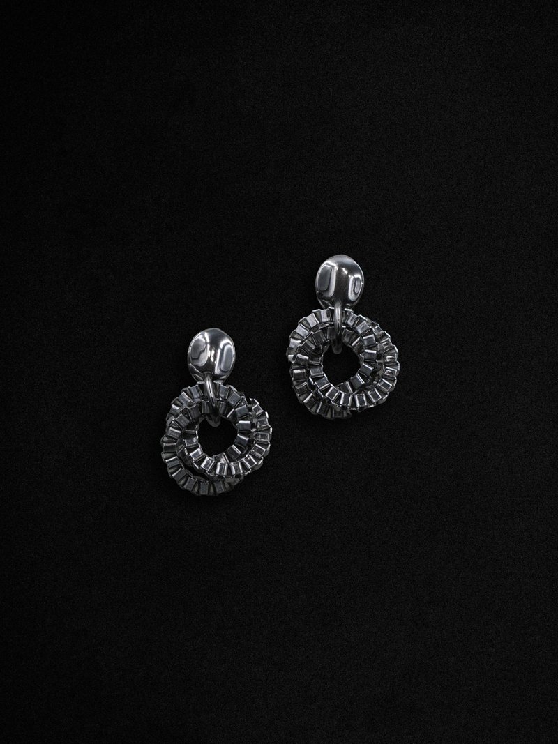 YARD YARN — Leda Earrings - 耳環/耳夾/耳骨夾 - 不鏽鋼 銀色