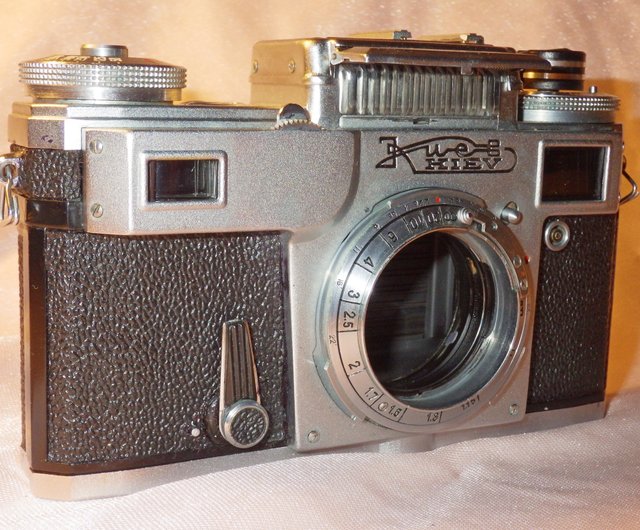 kiev フィルムカメラ レンズ付き　レンジファインダカメラ KIEV-4M 35mm レンジファインダー カメラ本体 ソビエト コンタックス