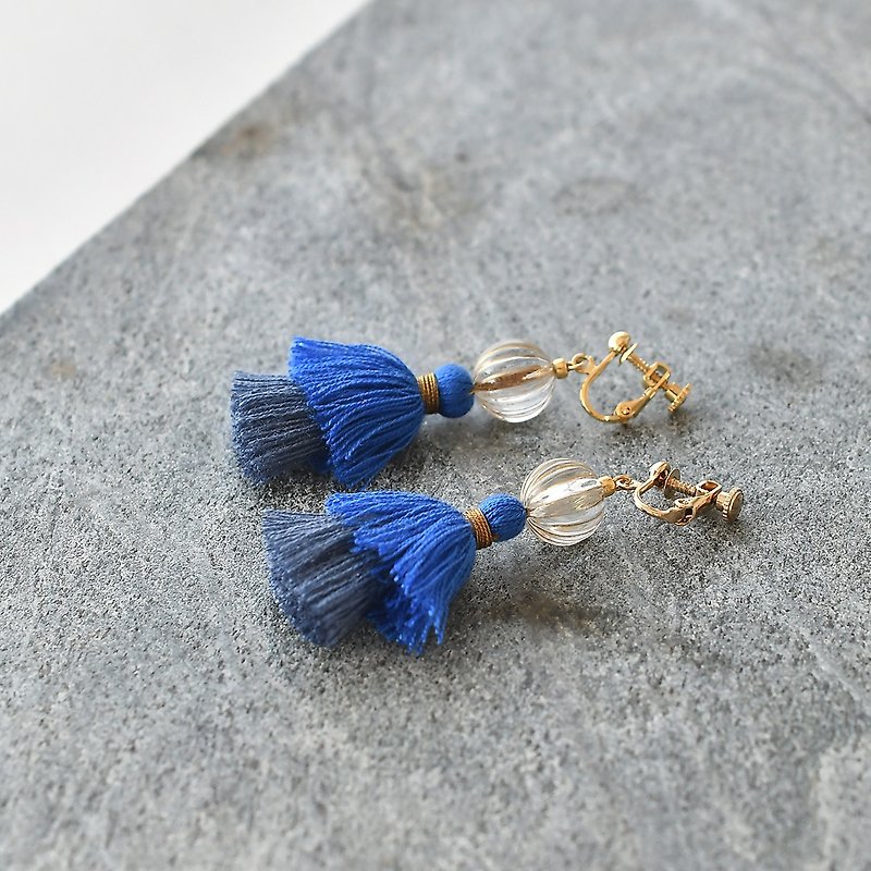 Double tassel earrings /Hydrangea blue - ต่างหู - วัสดุอื่นๆ สีน้ำเงิน