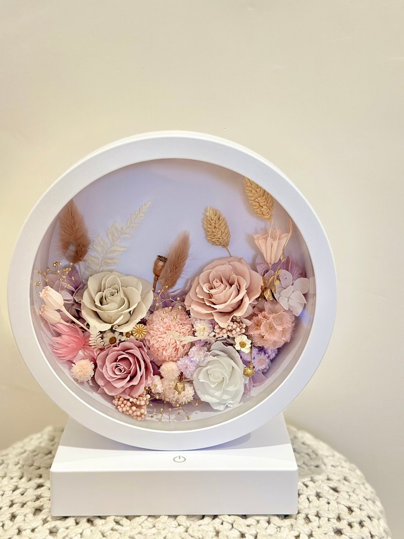 Flower Elf Preserved Flower Desk Lamp Three Dimming Desktop Rechargeable Preserved Flower Lamp Shade - ช่อดอกไม้แห้ง - พืช/ดอกไม้ ขาว