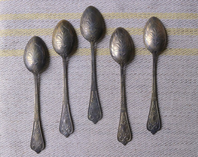 Swedish Bronze gold elegantly embellished classical carved small teaspoon set of 5 pieces - ช้อนส้อม - โลหะ สีทอง