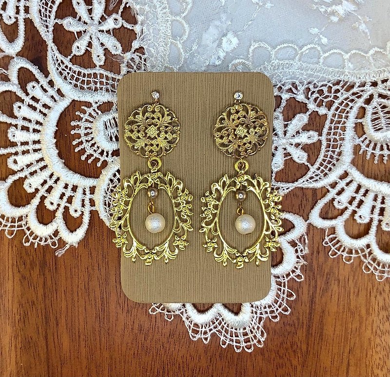 Rococo Garden - Golden Round Handmade Earring - Earrings & Clip-ons - Other Metals Gold