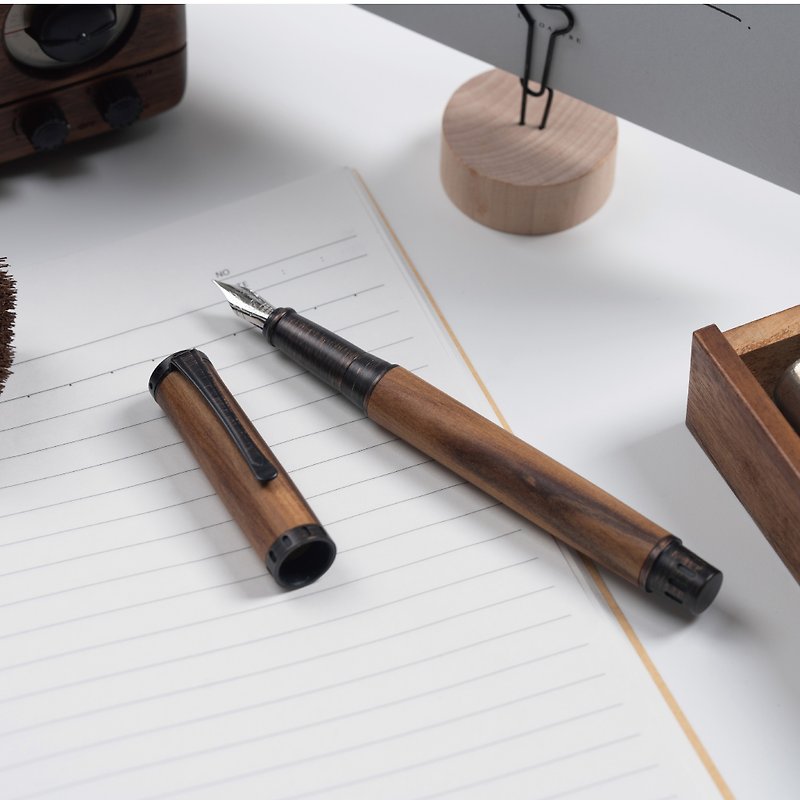 Tender series fountain pen/ball pen | Taiwan Xiao Nan customized in Chinese and English (single product) - Fountain Pens - Wood Brown