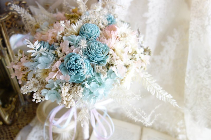 婚禮花飾系列~浪漫粉藍圓形捧花 - 乾燥花/永生花 - 植物．花 粉紅色