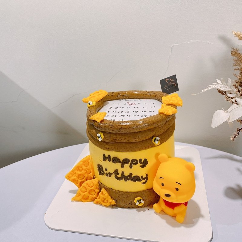 小熊維尼主題燃燒蛋糕 客製化蛋糕 生日蛋糕 鑠甜點 4吋蛋糕 公仔 - 蛋糕/甜點 - 新鮮食材 