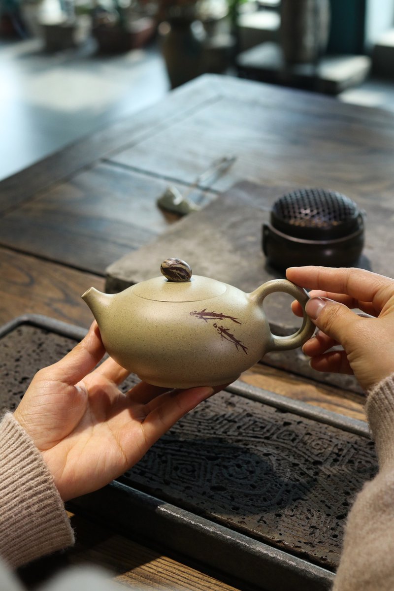 送禮紫砂壺茶壺雨花石 工艺师作品  段泥 300ml 14孔 潘云燕作品 - 茶壺/茶杯/茶具 - 陶 灰色