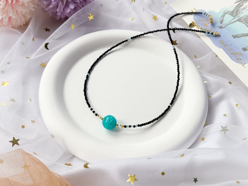 [Emerald] Mozambique Stone blue phosphorescent black spindle shell beads 14K gold-filled design necklace - Necklaces - Crystal Multicolor