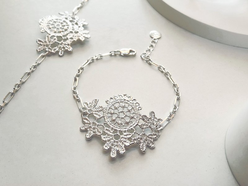 S Lee 蕾絲創作系列 捕夢網花紋M01 手鍊/手環  (925銀 ) - 手鍊/手環 - 純銀 