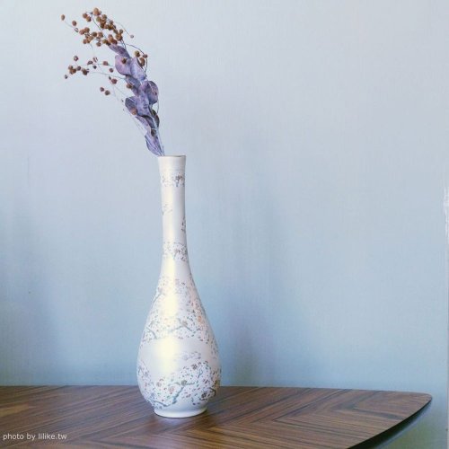 Hasami-yaki kiln bronzing cherry blossom crane head pottery vase