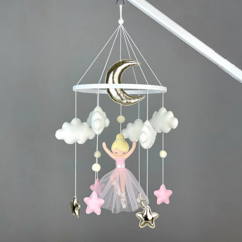 Ballerina crib mobile for girl Ballet nursery decor Blonde felt ballerina pink - 寶寶/兒童玩具/玩偶 - 其他材質 粉紅色