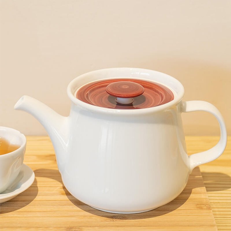 Fuso Red | Japanese Ceramic Teapot - 525ml - Teapots & Teacups - Porcelain Red
