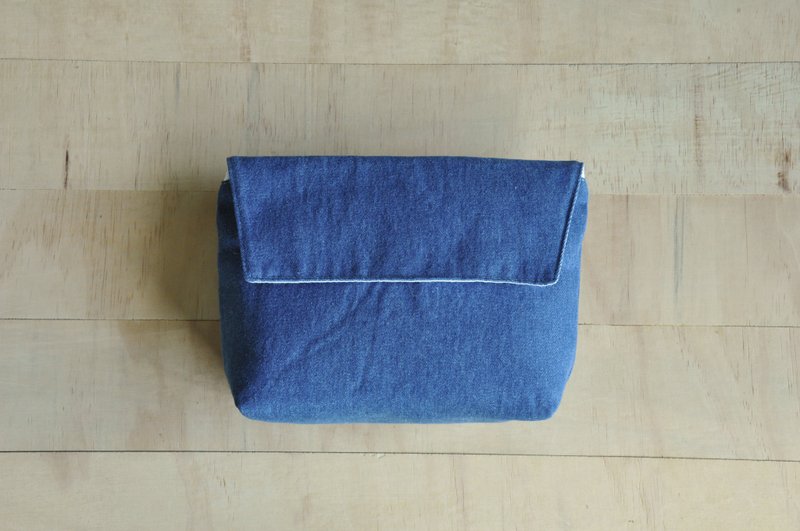 ENDURE/medium blue tannin cosmetic bag - Toiletry Bags & Pouches - Cotton & Hemp Blue