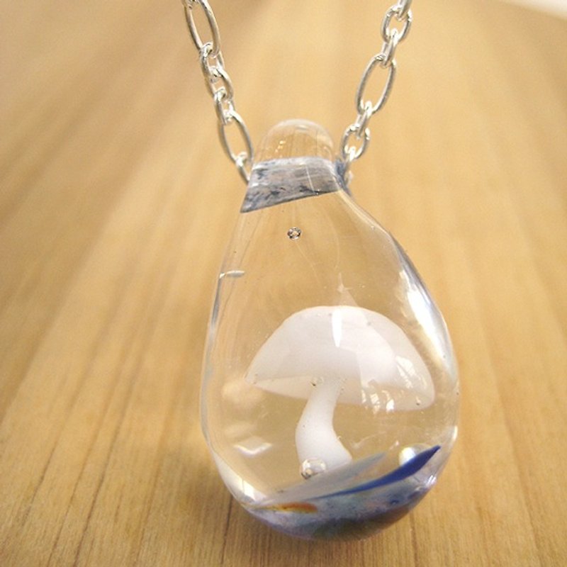 Mini cute little shiitake mushroom colored glaze necklace - Necklaces - Glass White