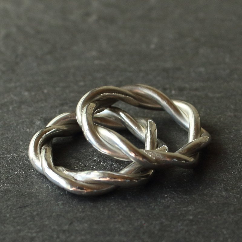 Tin × silver ring [Twist Tin Ring] Metal Silver pairing Japan - แหวนทั่วไป - เงิน สีเงิน
