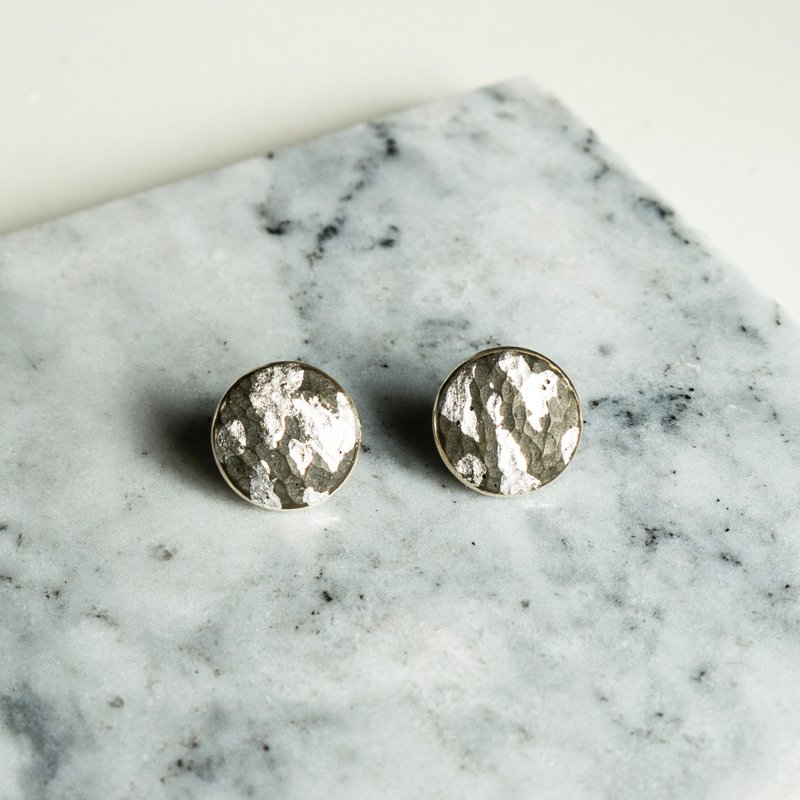 CONCRETE SILVER EARRINGS - ต่างหู - เงินแท้ สีเงิน