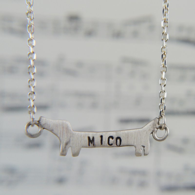 [Deliver with peace of mind] Hairy Kids-Dachshund Dog Silhouette Lettering Necklace Customized Clavicle Chain Pet - Collar Necklaces - Other Metals Silver