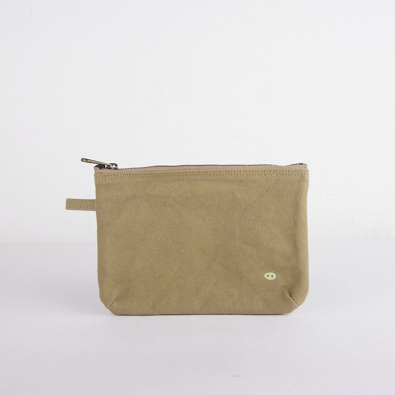 Mushroom MOGU / Canvas Storage bag / Cinnamon / Boarding Pass - กระเป๋าเครื่องสำอาง - ผ้าฝ้าย/ผ้าลินิน สีกากี