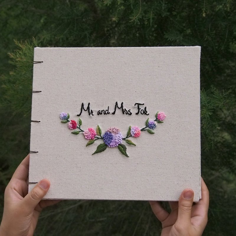 Wedding notebook Embroidery Hydrangea - 筆記簿/手帳 - 棉．麻 白色