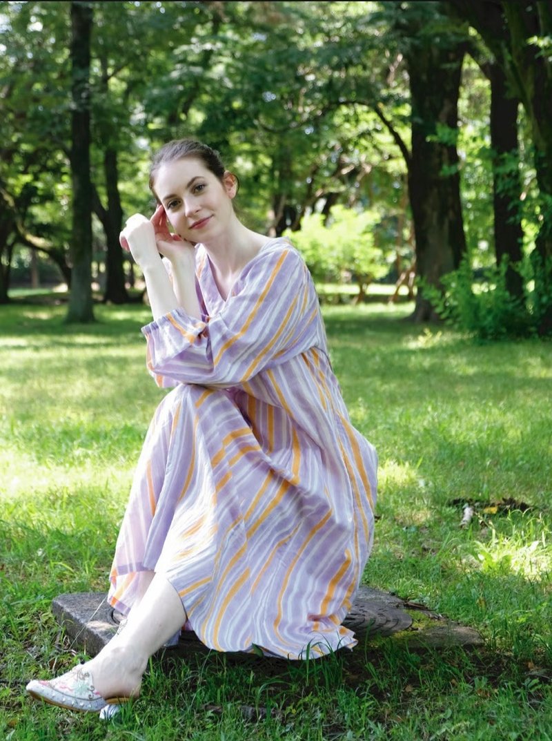 手染めならではの風合いが特徴　Mix stripe　コットンVネックワンピース　purple - 洋裝/連身裙 - 棉．麻 紫色