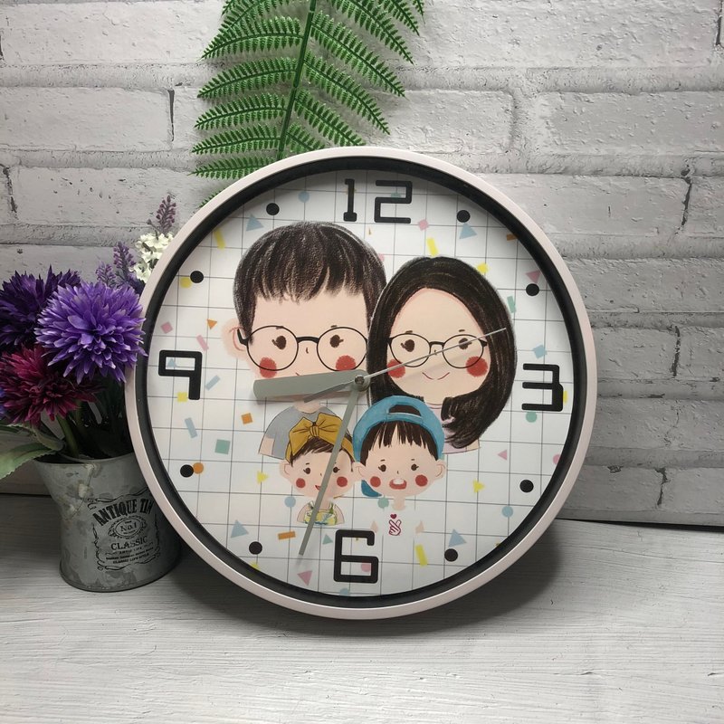 幸福小四口 孩子成長紀念 × 手繪Q版時鐘 客製化禮物 居家擺飾 - 時鐘/鬧鐘 - 其他材質 白色
