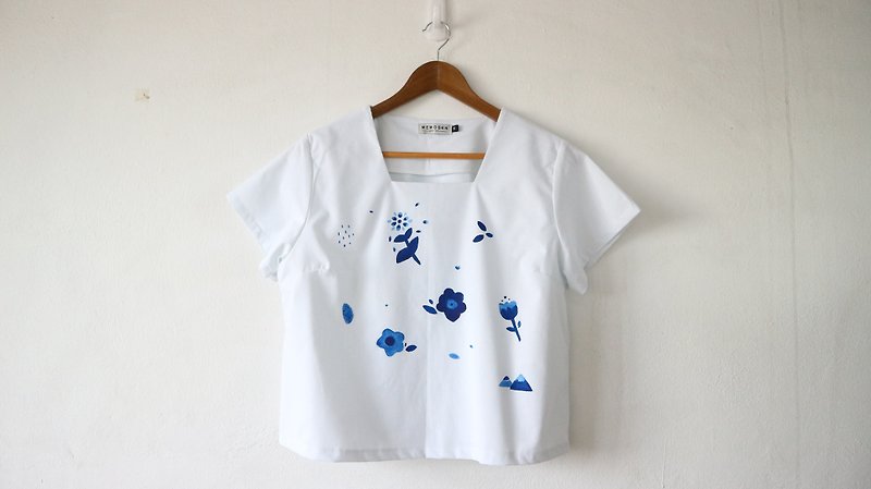 Basic top with hand paint- just only one piece in this style. - Women's T-Shirts - Cotton & Hemp 