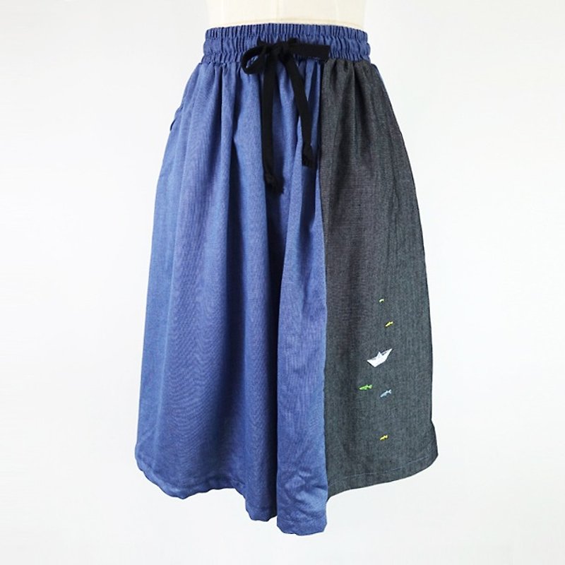 Urb small paper boat pocket stitching / in the long skirt - Skirts - Cotton & Hemp Blue
