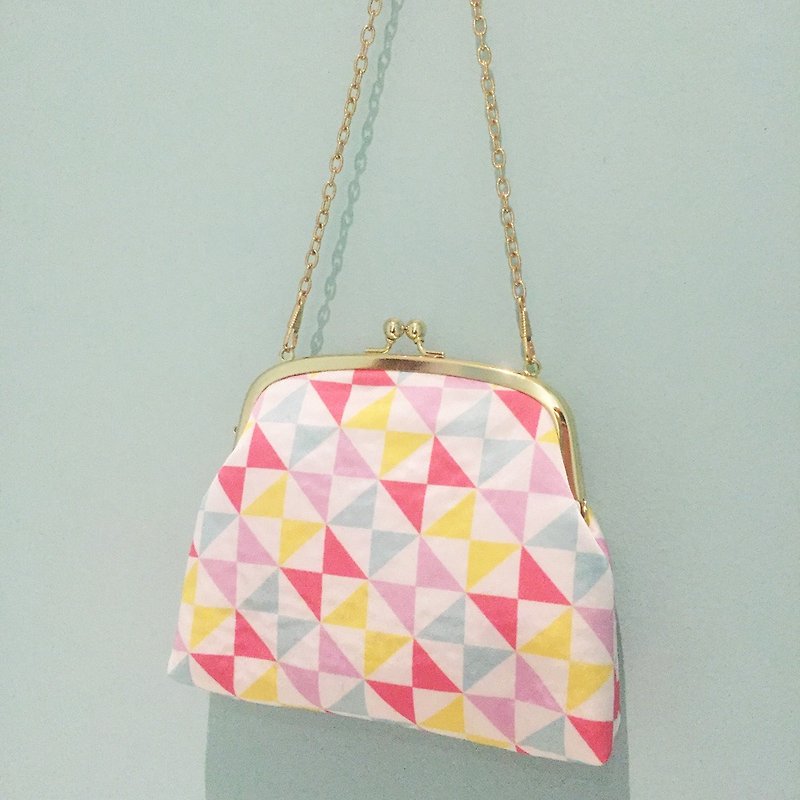 Original Print Japanese traditional pattern kiss lock petit bag ORIGAMI - กระเป๋าถือ - เส้นใยสังเคราะห์ หลากหลายสี