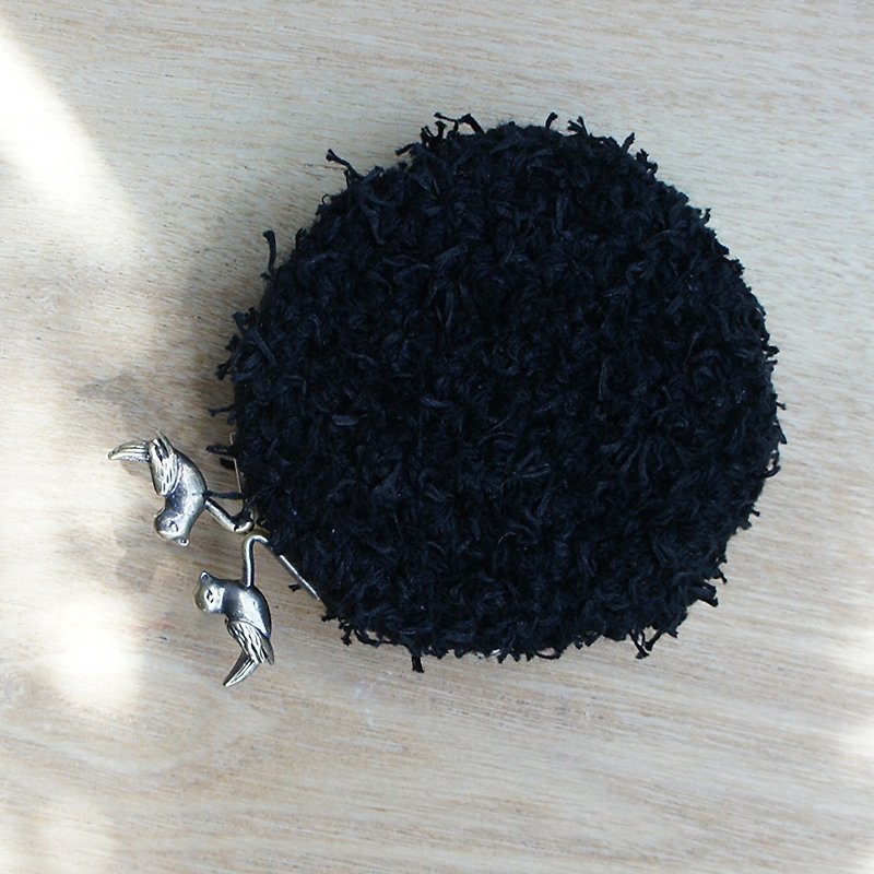 Ba-ba handmade Crochet round pouch No.C1333 - กระเป๋าเครื่องสำอาง - วัสดุอื่นๆ สีดำ