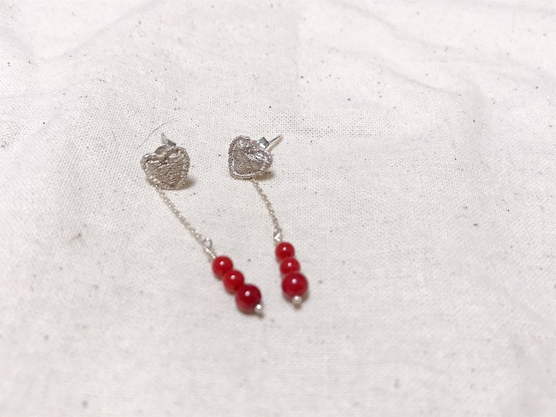 petit heart×coral pierced earrings/プチハート×コーラル ピアス - 耳環/耳夾 - 其他金屬 銀色