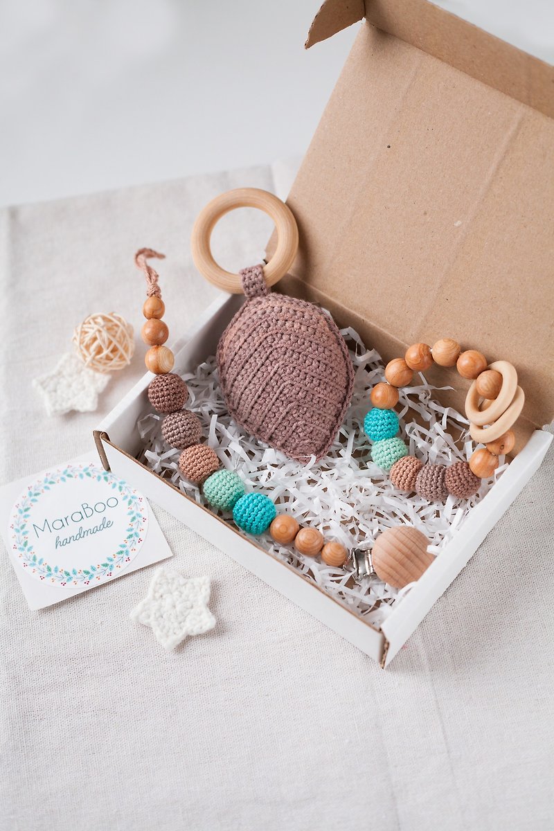 Brown Turquoise Baby Gift Box: Leaf Rattle Toy, Teething Ring, Pacifier Clip - 彌月禮盒 - 木頭 咖啡色